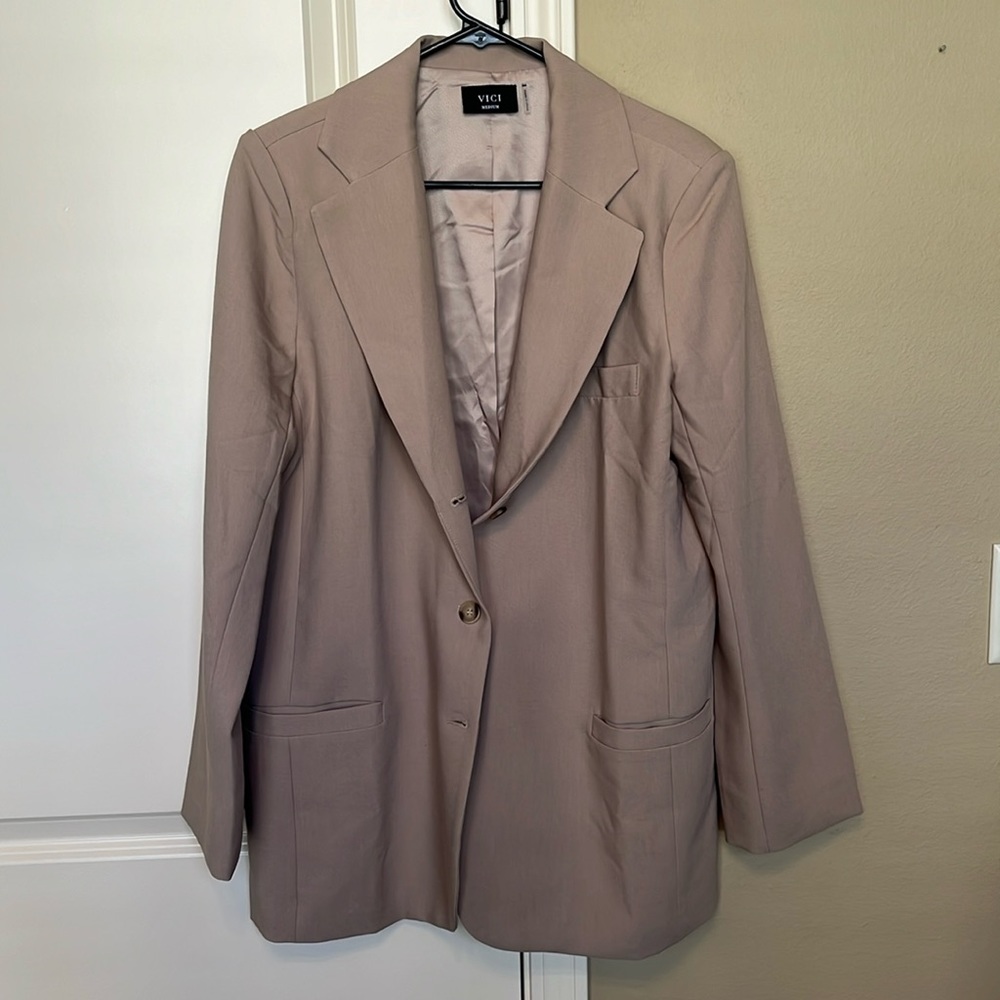 Vici Oversized beige blazer